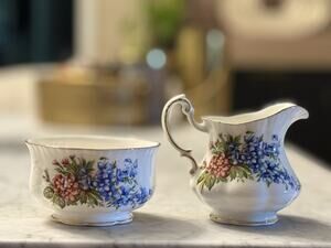 Vintage Paragon Fine Bone China Creamer & Sugar Bowl~Nice!